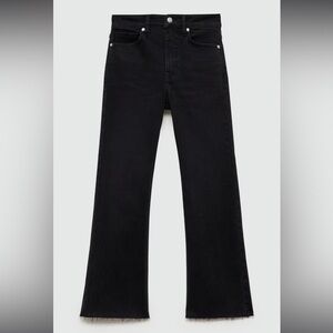 🌿 Mango High Waisted Cropped Slim Fit Flared Kiki Jeans w Raw Hem in Black 🌿